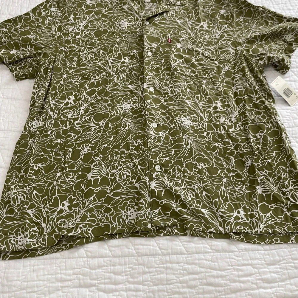 Levis Classic Camper Shirt Mens XL Relaxed Olive Green Floral Short Sleeve NWT